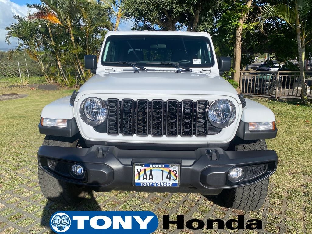 2024 Jeep Gladiator — side profile view