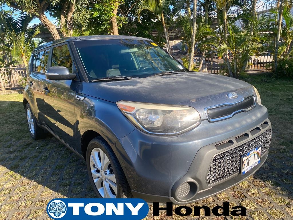 2014 Kia Soul Plus in Fathom Blue — front three-quarter view