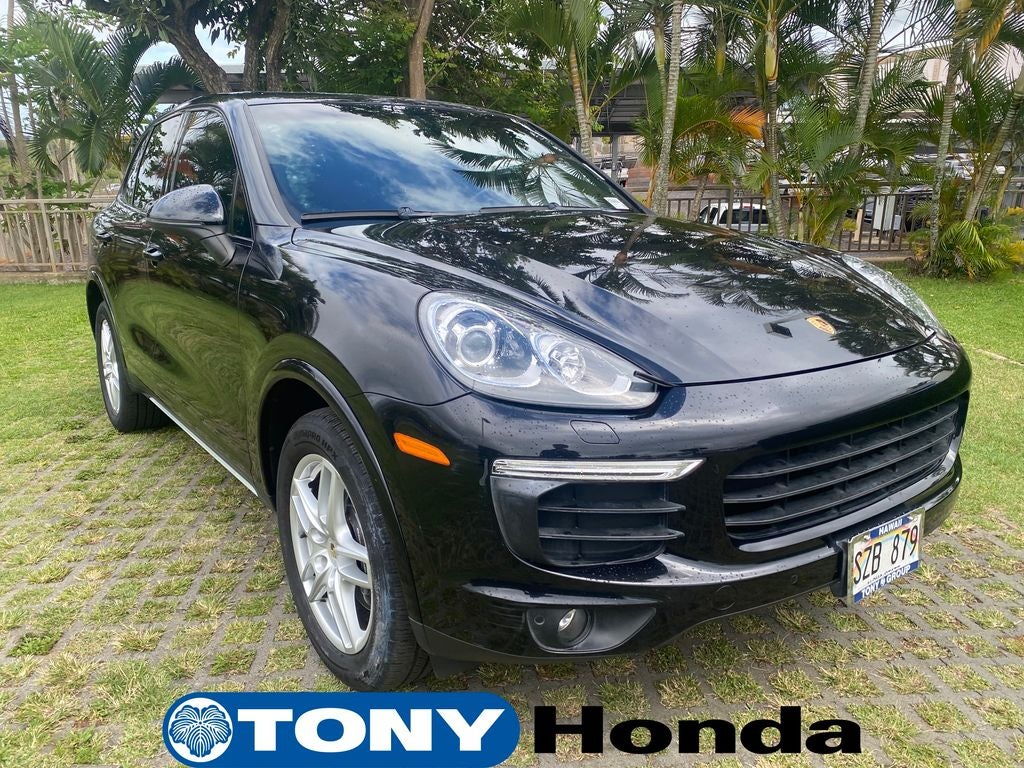 2017 Porsche Cayenne Base in Black — front three-quarter view