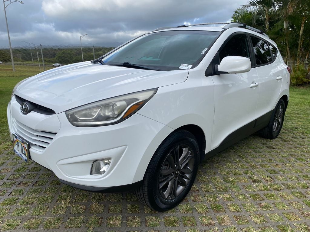 2015 Hyundai Tucson — rear three-quarter view