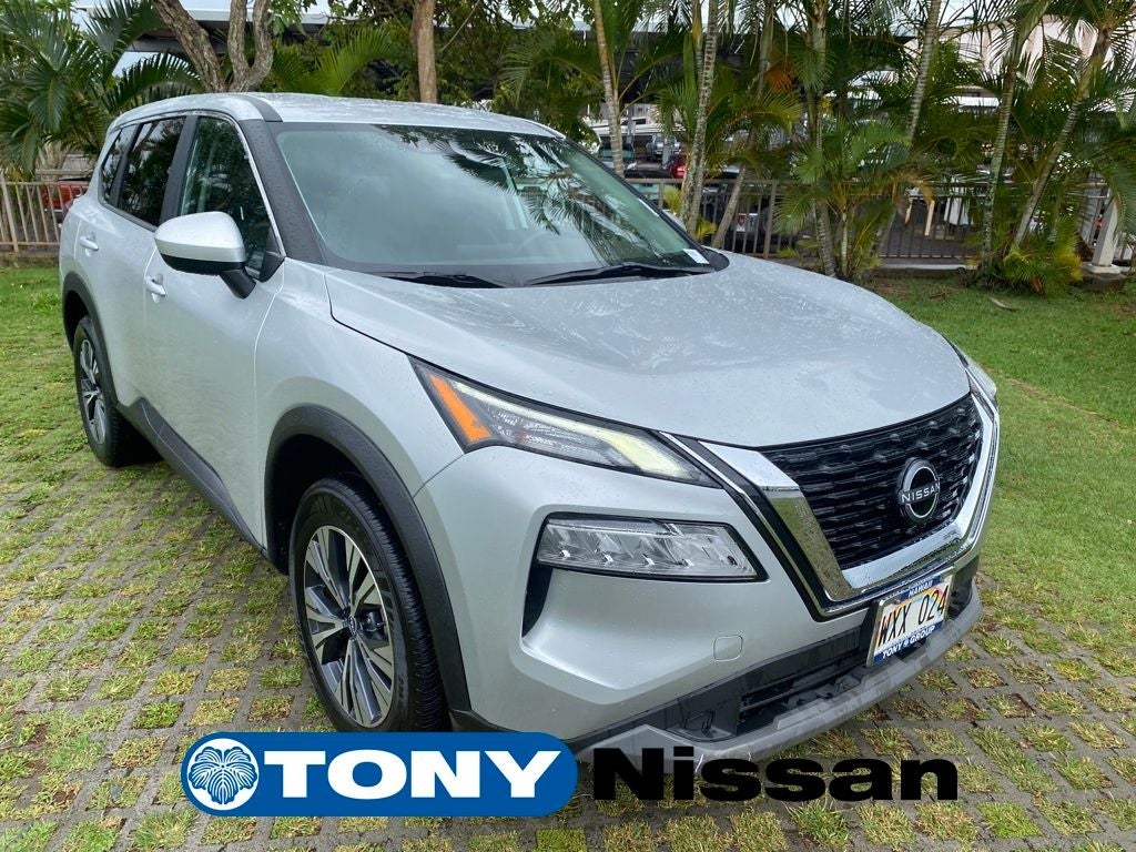 2023 Nissan Rogue SV in Brilliant Silver Metallic — front three-quarter view